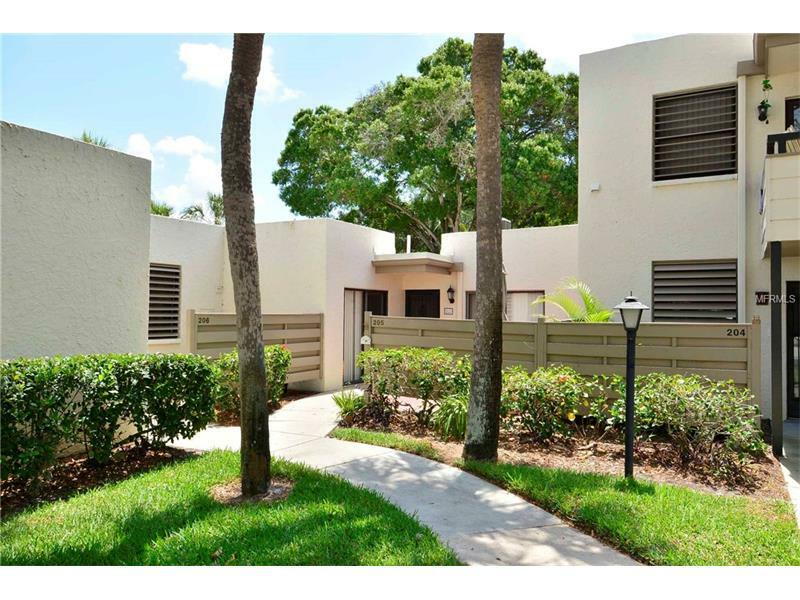 Property Photo: 205 Sherwood Drive 205 FL 34210