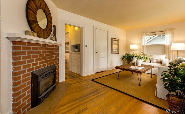 Property Photo:  4830 36th Ave NE  WA 98105 