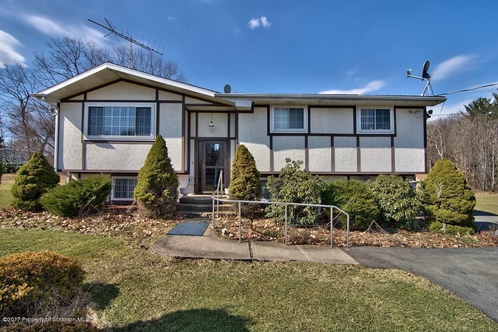 Property Photo:  415 Dusty Lane  PA 18436 