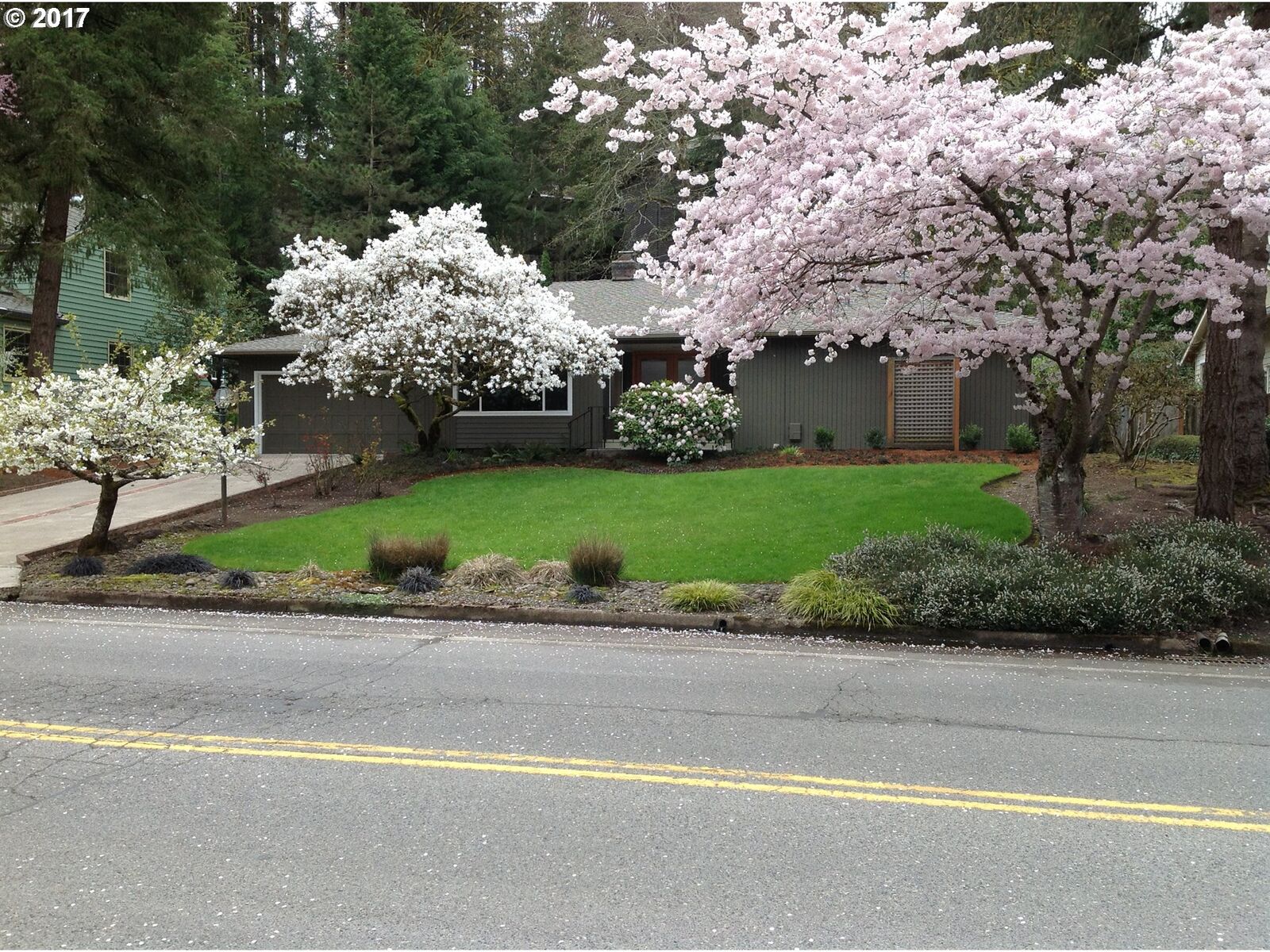 Property Photo: 2030 Greentree Rd OR 97034