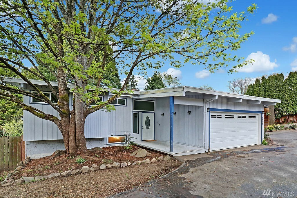 Property Photo:  2752 NE 103rd St  WA 98125 