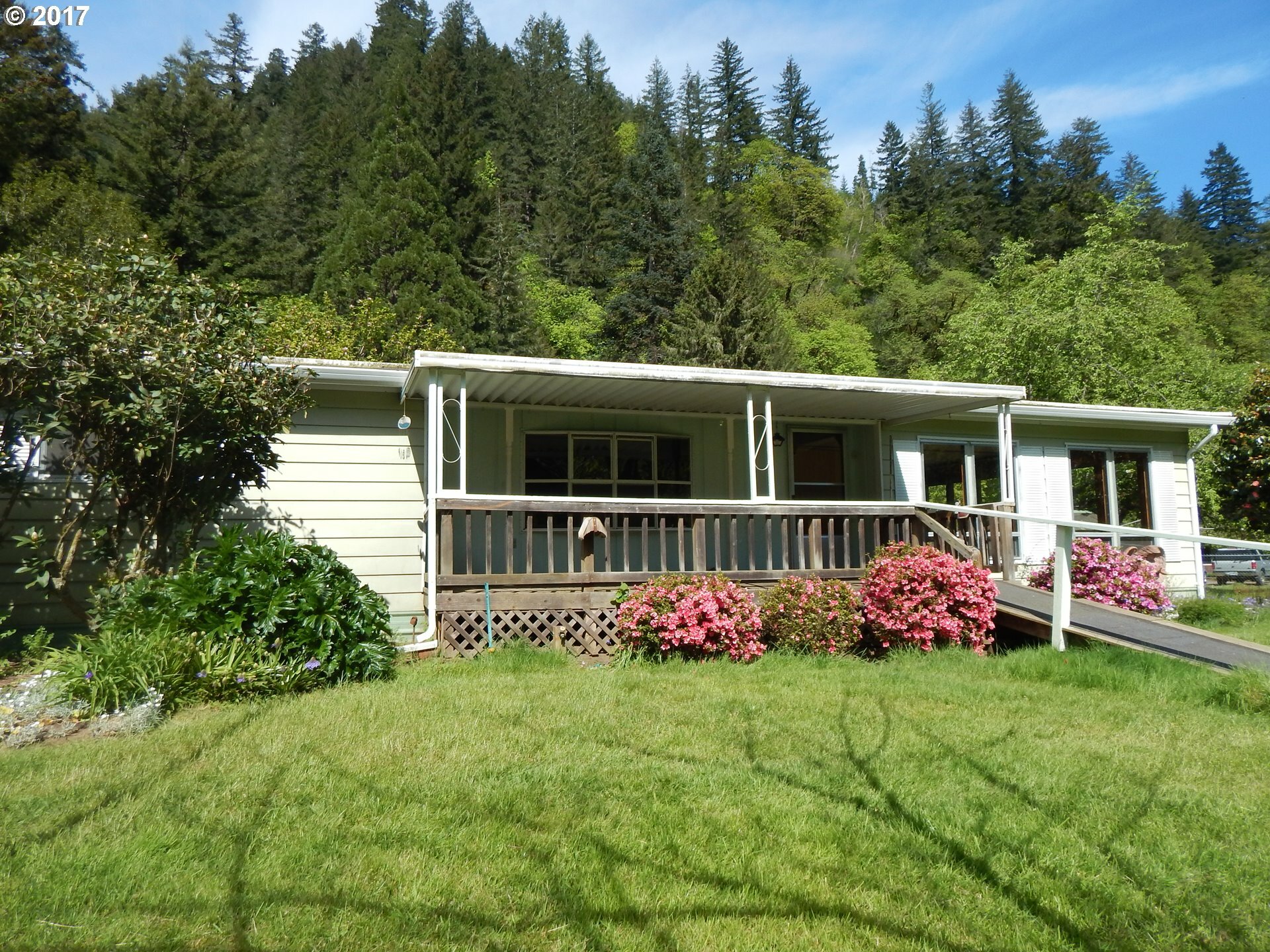 Property Photo:  11021 E Mapleton Rd  OR 97453 