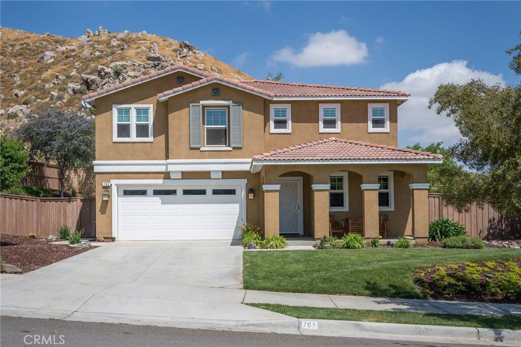 Property Photo:  762 Amherst Way  CA 92582 