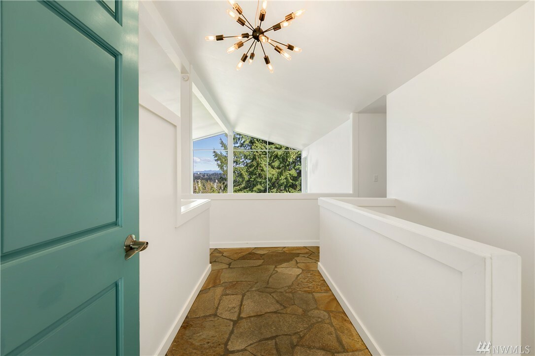 Property Photo:  4031 96th Ave SE  WA 98040 