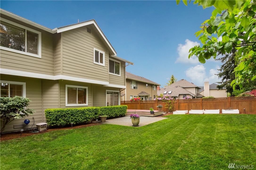 Property Photo: 6024 118th Ave SE WA 98006