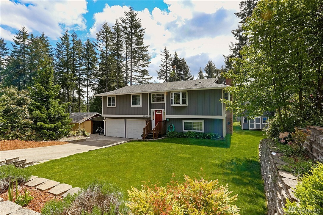 Property Photo:  13865 Chinook Cir NW  WA 98312 