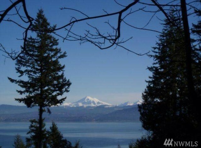 Property Photo:  3006 /3010 Hales Passage Dr  WA 98262 