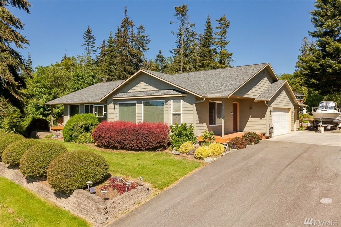Property Photo: 637 Pathfinder WA 98282