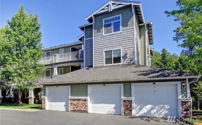 12712 Admiralty Wy H304  Everett WA 98204 photo