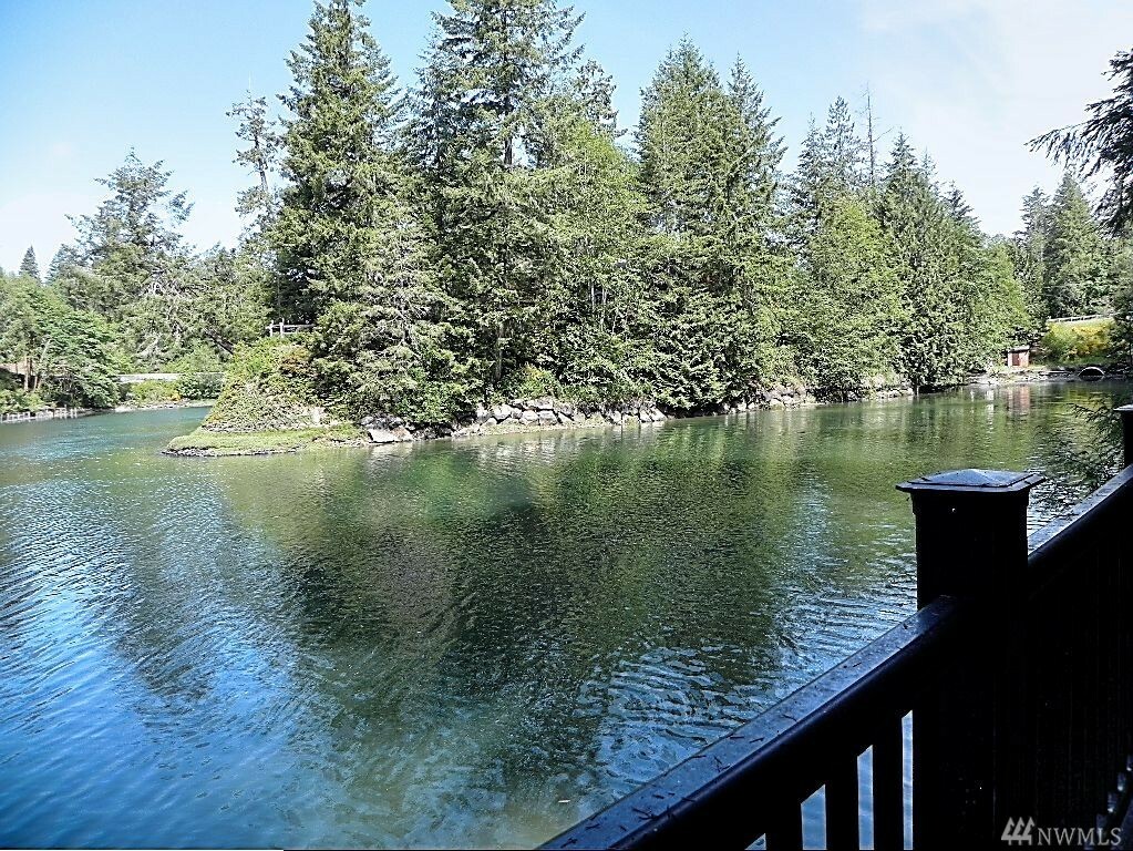 Property Photo:  2492 E Grapeview Loop Rd  WA 98546 