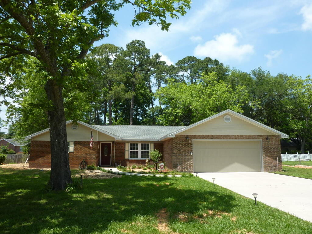 Property Photo:  