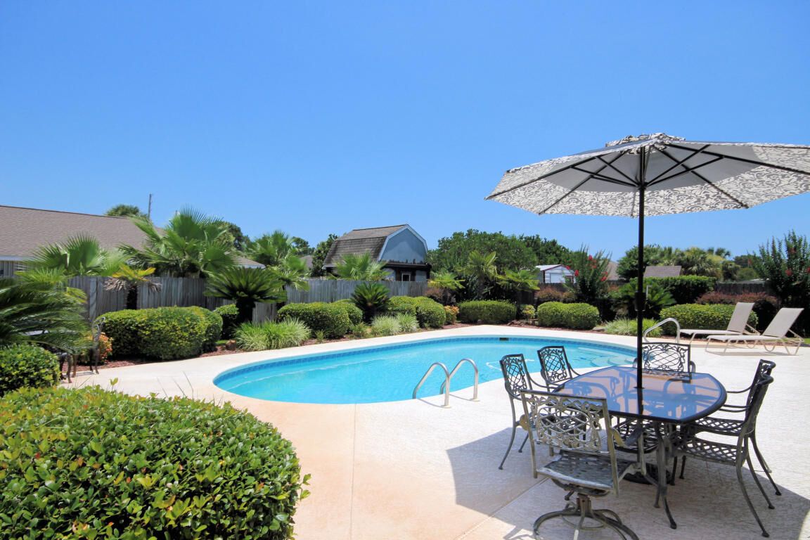 Property Photo:  2128 Ainsdale Court  FL 32566 