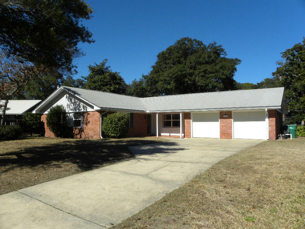 Property Photo: 737 Bradford Drive FL 32547