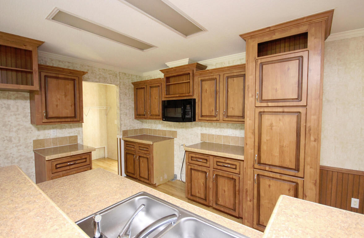 Property Photo: 1401 Cape Lane FL 32578