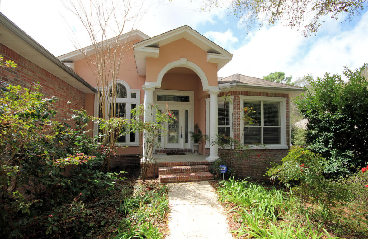 Property Photo: 504 Blackwater Run FL 32578