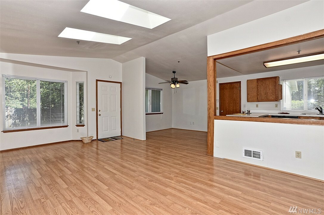 Property Photo:  505 103rd Place SE  WA 98208 