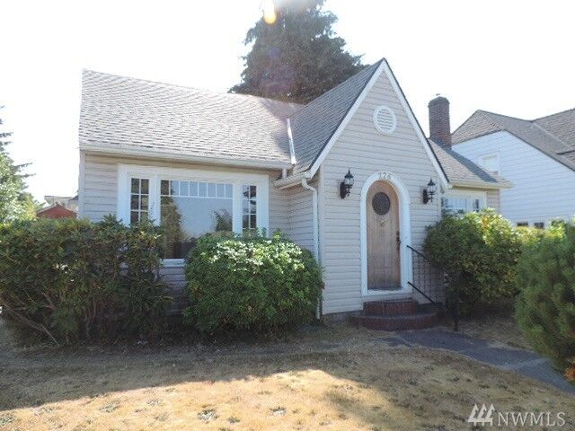 Property Photo: 226 W 12th St WA 98362