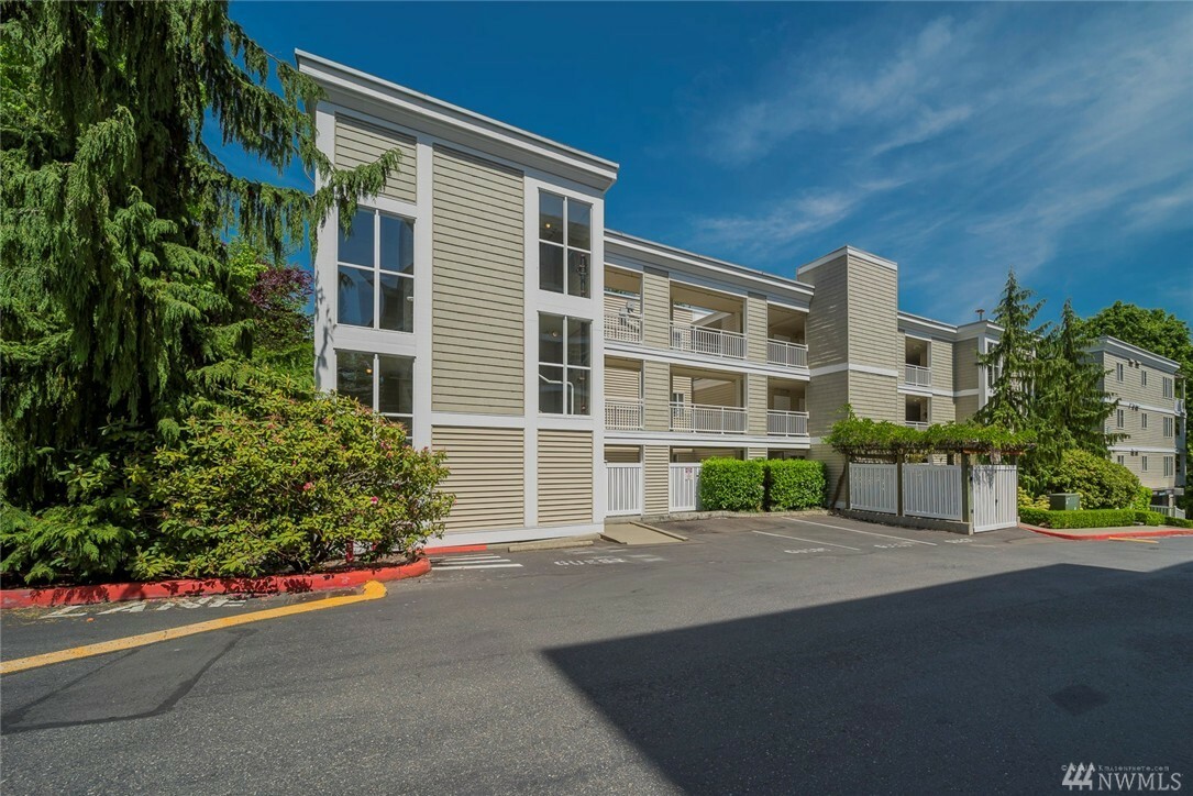 Property Photo:  17438 Bothell Wy NE C301  WA 98011 