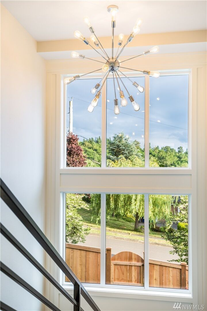 Property Photo:  10028 NE 110th St  WA 98033 