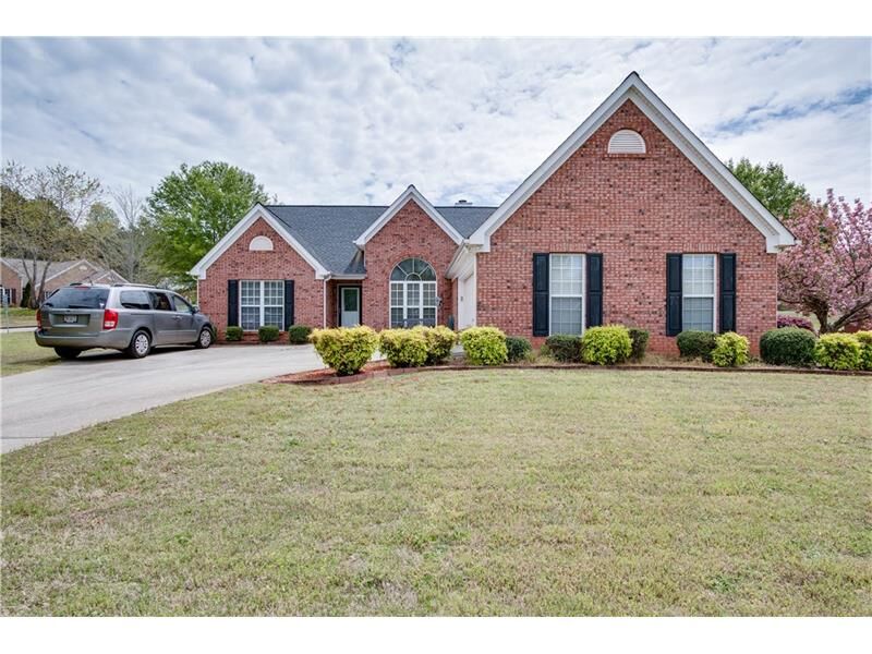 Property Photo: 6073 Portsmouth Drive 30542