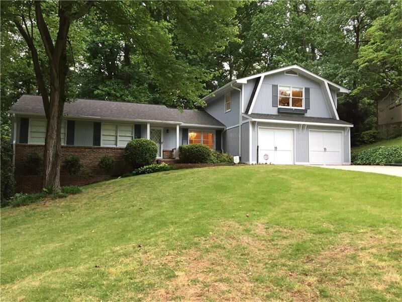 Property Photo: 2018 Fairway Circle 30319
