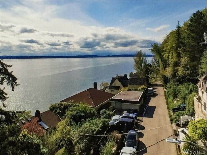 Property Photo:  2318 Perkins Lane  WA 98199 