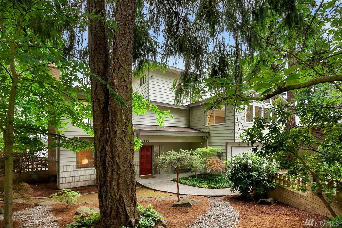 Property Photo: 15820 35th Ave NE WA 98155