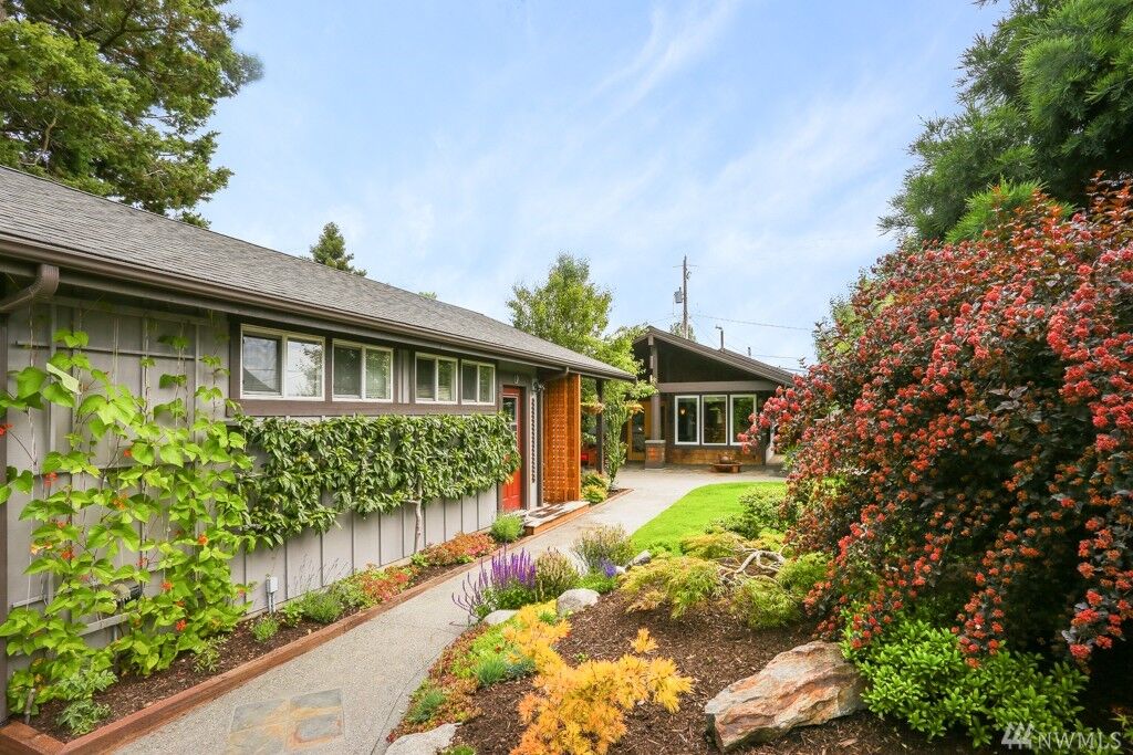 Property Photo:  8154 30th Ave SW  WA 98126 