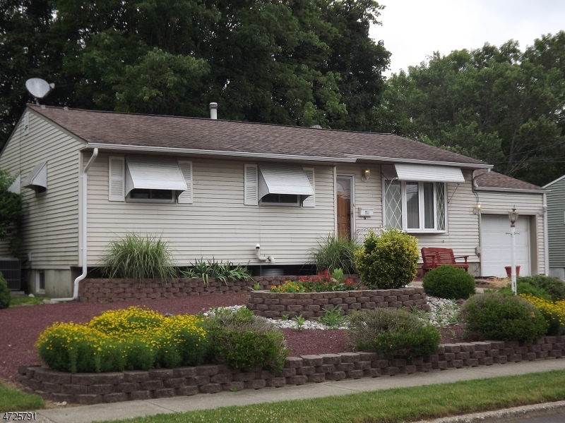 Property Photo: 6 Lawrence Dr NJ 07840
