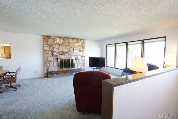 Property Photo:  245 Columbia Rd  WA 98823 