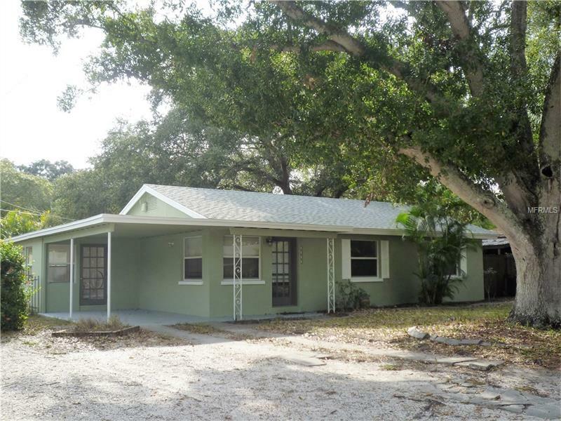 Property Photo:  2122 Floyd Street  FL 34239 