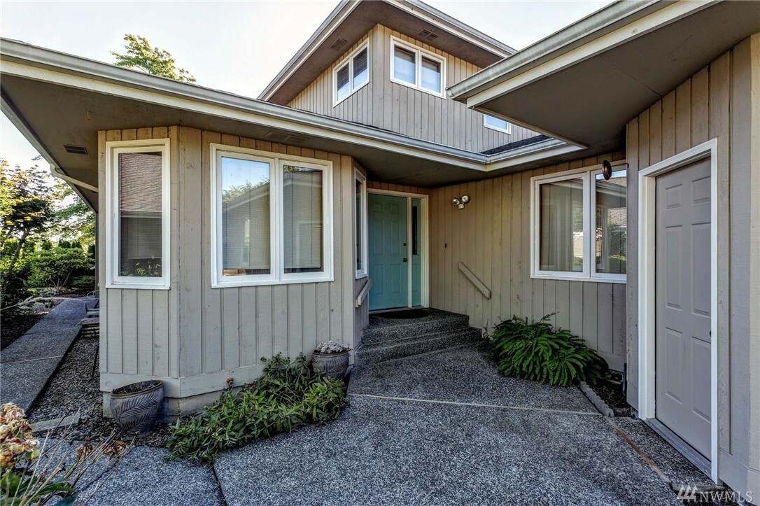 Property Photo:  1354 E Village Lane B  WA 98226 