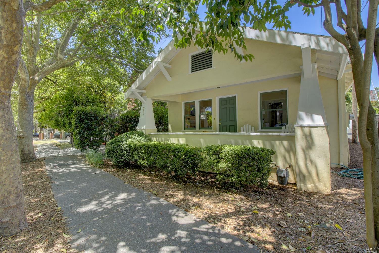 Property Photo:  207 G Street  CA 94901 