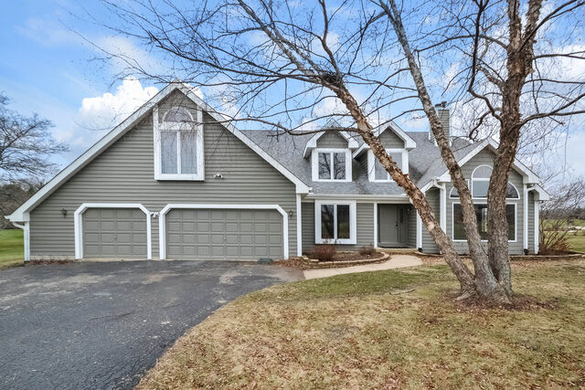 Property Photo: 24233 W Old Oak Drive IL 60060