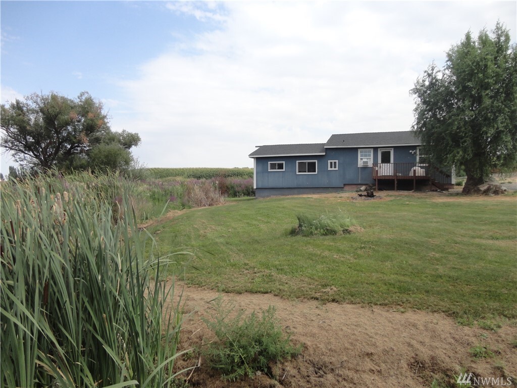 Property Photo: 7139 Road P SE WA 98857