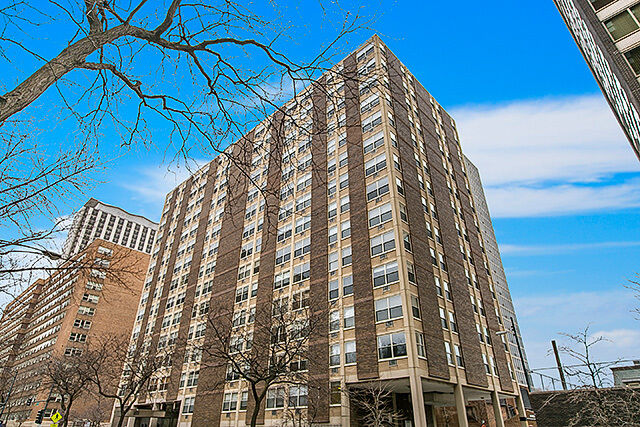 Property Photo:  3033 N Sheridan Road 1606  IL 60657 