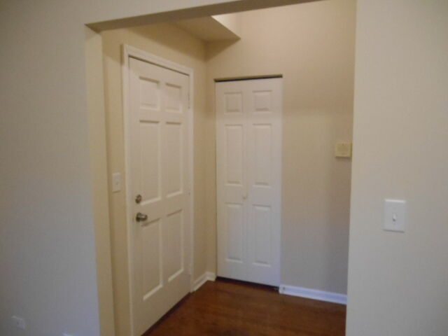 Property Photo: 1047 Glenlake Avenue 2 IL 60660