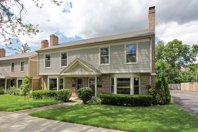 Property Photo:  516 Russell Street  IL 60010 