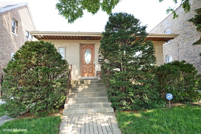 Property Photo:  2819 Neva Avenue  IL 60634 