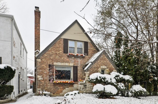 Property Photo:  6024 St Louis Avenue  IL 60659 