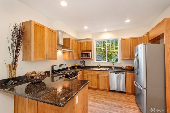 Property Photo:  5966 185th Ct NE 3-102  WA 98052 