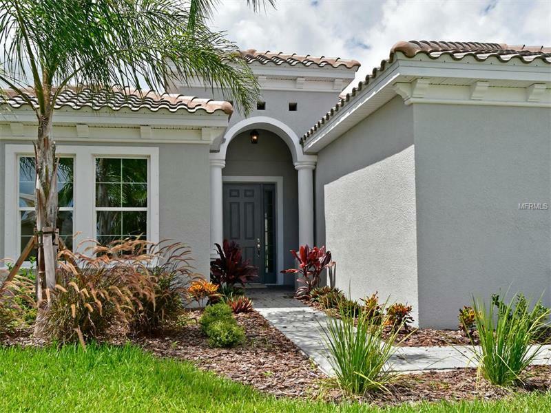 Property Photo: 16638 2nd Avenue E FL 34212