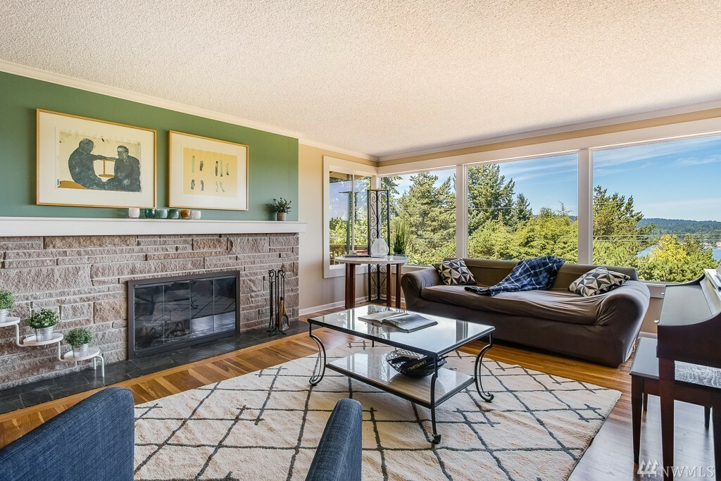 Property Photo:  6204 NE Arrowhead Dr  WA 98028 