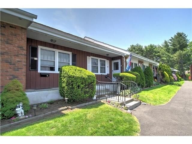 Property Photo:  