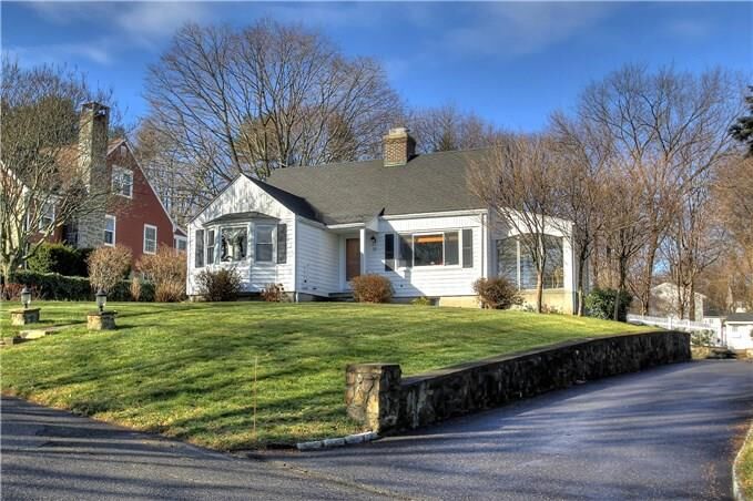 Property Photo:  