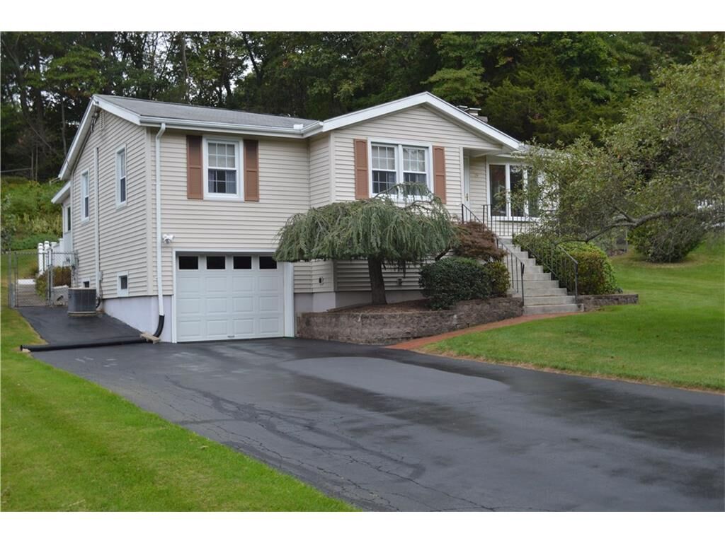 Property Photo:  29 Wildwood Drive  CT 06405 