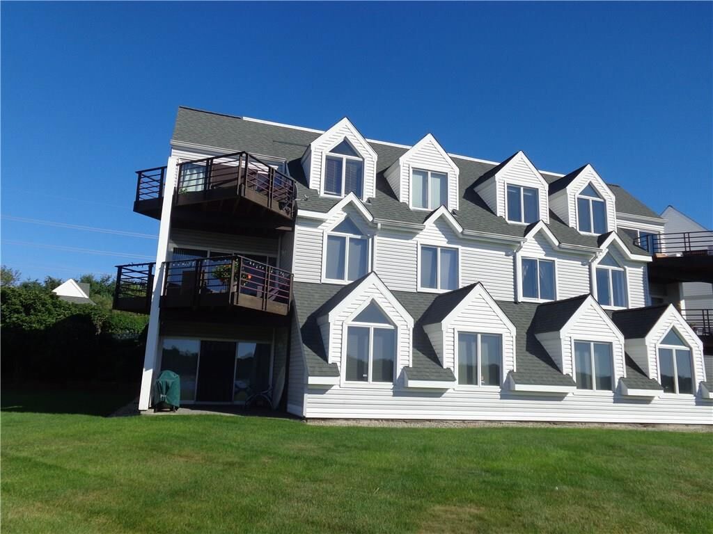 Property Photo:  1411 Windward Road 1411  CT 06461 