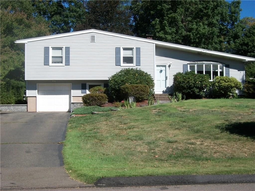 Property Photo:  25 Woodvale Drive  CT 06472 