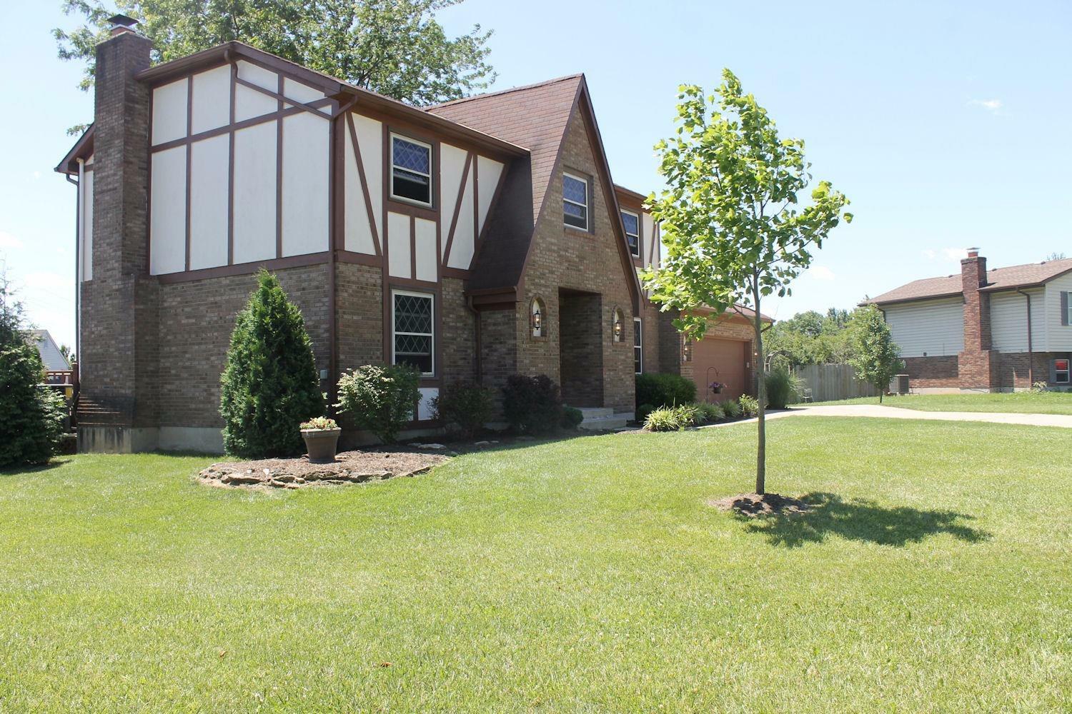 Property Photo:  836 Quailwood Court  OH 45040 