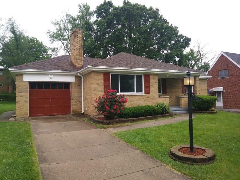 Property Photo: 2651 Byrneside Drive OH 45239